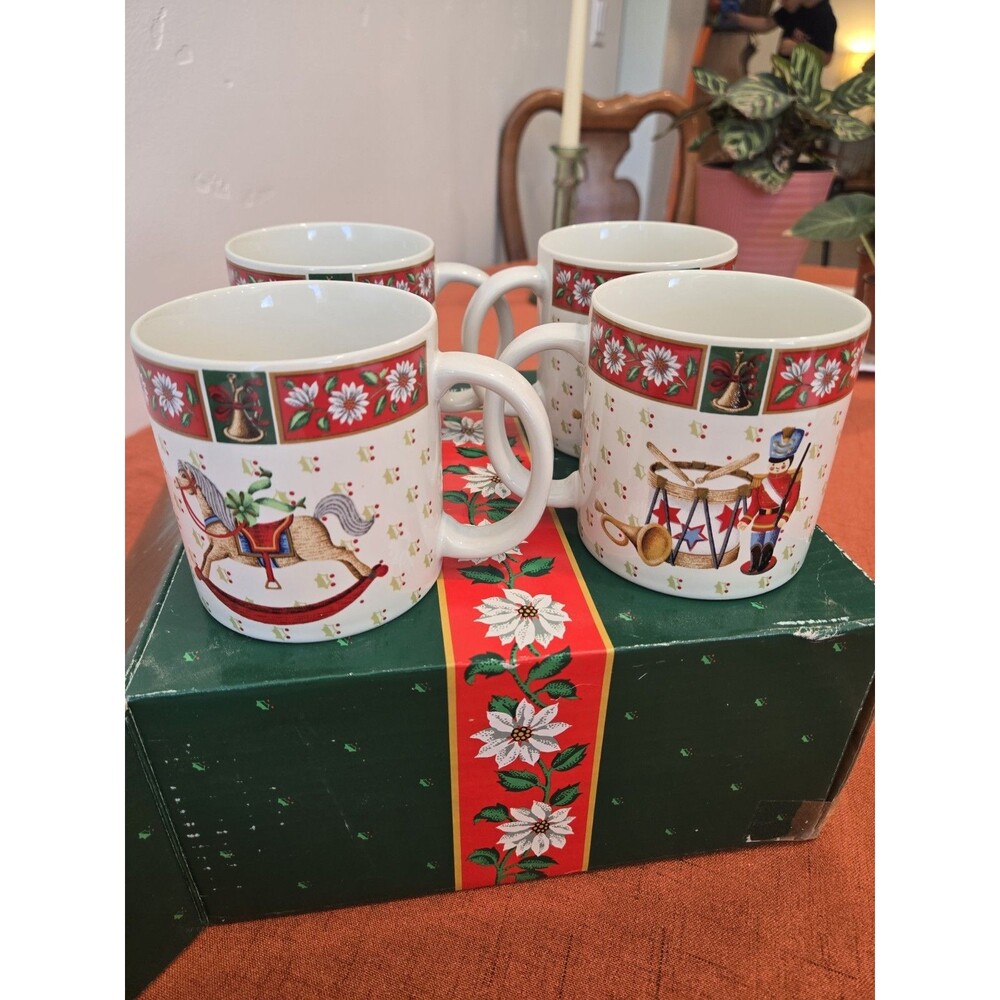 Charlton Hall Ceramic Christmas Coffee Mug Set/4 Decorated Made in Japan MPN